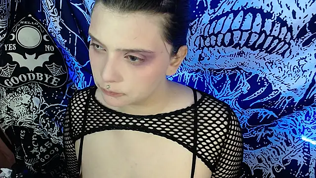 Snapshot of mikaskullcs chatting on 06-29-26, 10:59 mikaskullcs online show from 06-29-26, 10:59