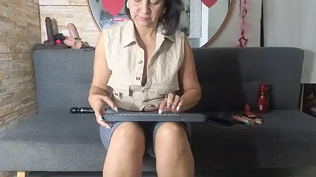 Amadamilf1980 online show from 02-07-26, 11:47