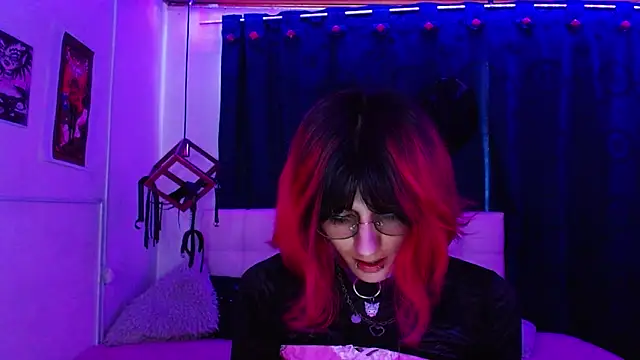 goth minerva online show from 11-14-25, 01:21