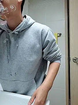 Snapshot of woonee827372 chatting on 11-26-25, 08:59 woonee827372 online show from 11-26-25, 08:59