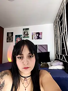 Snapshot of KARINNA__RAVEN chatting on 10-23-25, 01:38 KARINNA RAVEN online show from 10-23-25, 01:38