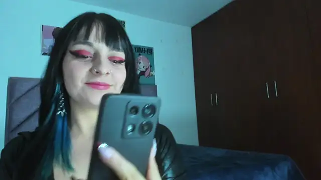 Snapshot of KARINNA__RAVEN chatting on 11-17-25, 10:59 KARINNA RAVEN online show from 11-17-25, 10:59