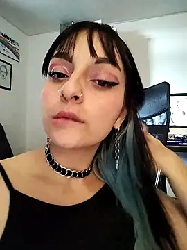 Snapshot of KARINNA__RAVEN chatting on 11-30-25, 10:14 KARINNA RAVEN online show from 11-30-25, 10:14