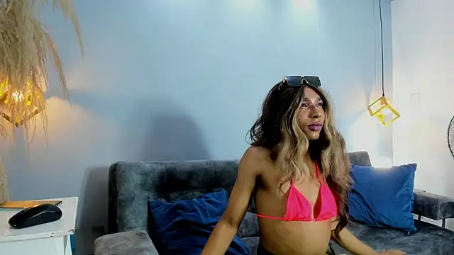 Snapshot of Electtra_Scretch chatting on 03-19-25, 04:03 Electtra Scretch online show from 03-19-25, 04:03