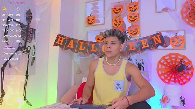 Almiboys online show from 10-27-25, 01:31