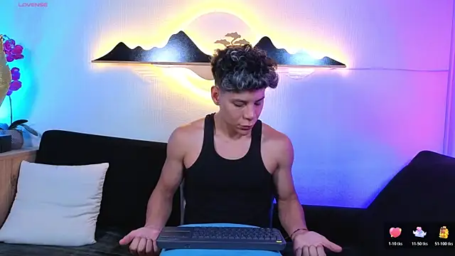 Snapshot of Almiboys chatting on 04-16-26, 01:17 Almiboys online show from 04-16-26, 01:17