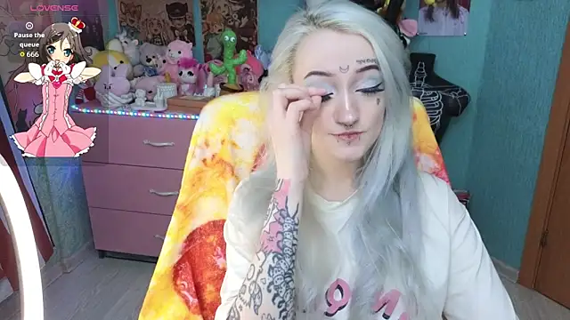 Manuela unicorn online show from 04-21-26, 03:57