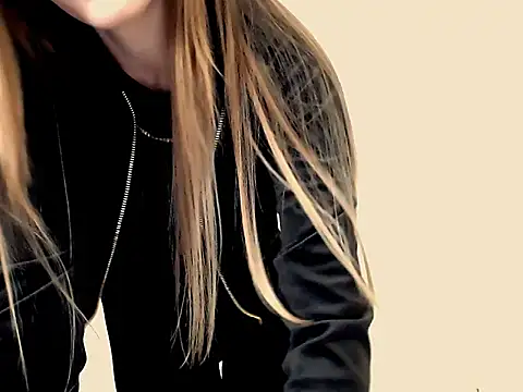 Snapshot of Doll_Angelina chatting on 09-23-25, 06:05 Doll Angelina online show from 09-23-25, 06:05