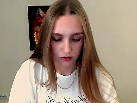 Snapshot of Doll_Angelina chatting on 10-16-25, 06:25 Doll Angelina online show from 10-16-25, 06:25