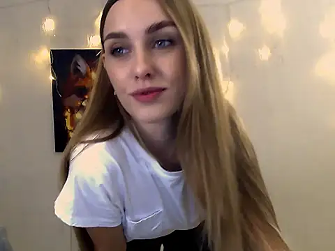 Snapshot of Doll_Angelina chatting on 11-27-25, 07:10 Doll Angelina online show from 11-27-25, 07:10