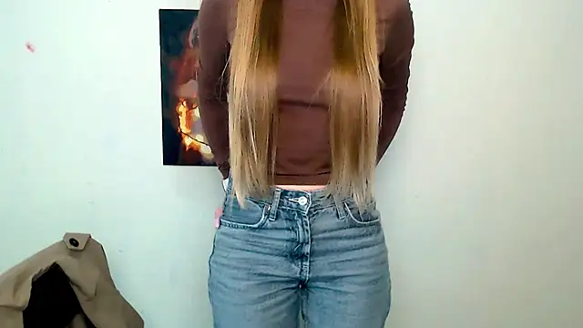 Doll Angelina online show from 04-18-26, 07:12