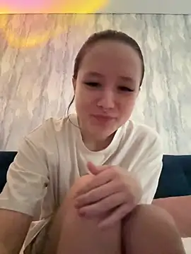 CarolineTenders online show from 10-04-25, 02:04