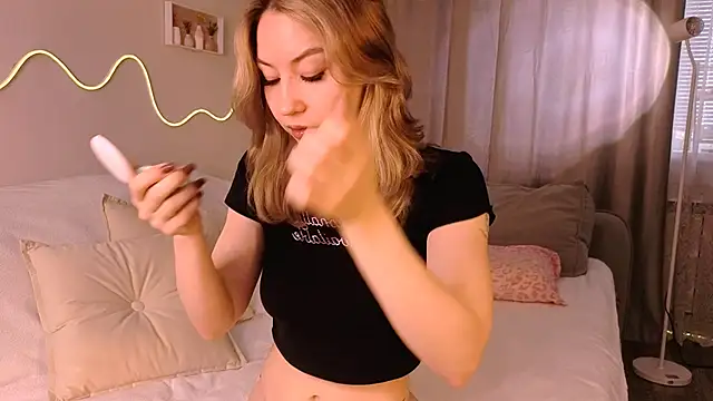 Lilo Sims online show from 10-26-25, 05:35