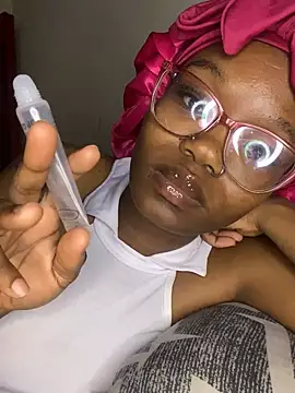 YummyMelanin117 online show from 10-26-25, 07:31