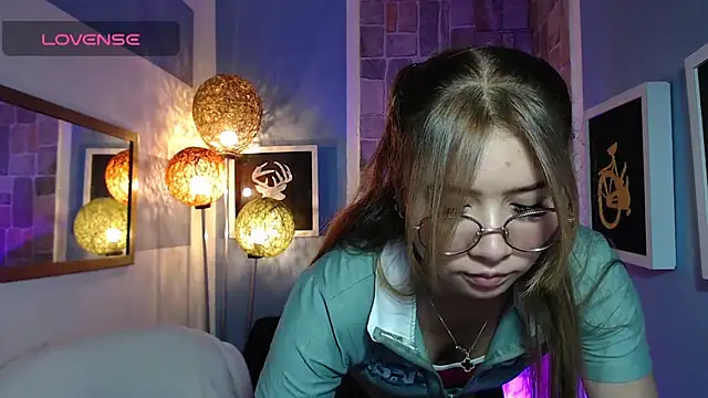 Fiorellaa delsd online show from 11-19-25, 03:34