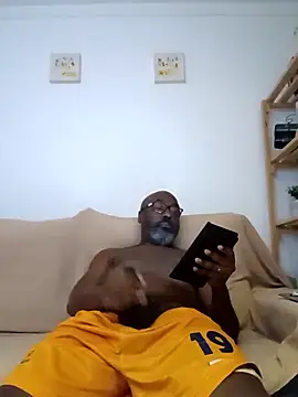 Snapshot of Bigmaumau54 chatting on 09-21-25, 03:08 Bigmaumau54 online show from 09-21-25, 03:08