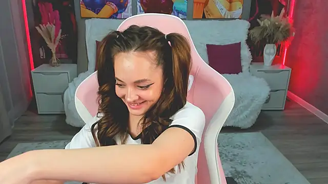 Snapshot of MelanieAlves chatting on 02-06-26, 06:33 MelanieAlves online show from 02-06-26, 06:33