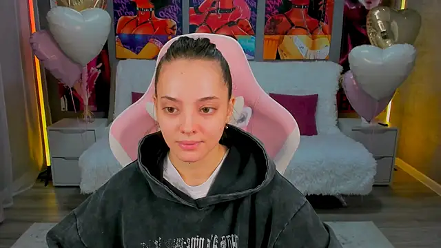 Snapshot of MelanieAlves chatting on 02-18-26, 06:26 MelanieAlves online show from 02-18-26, 06:26