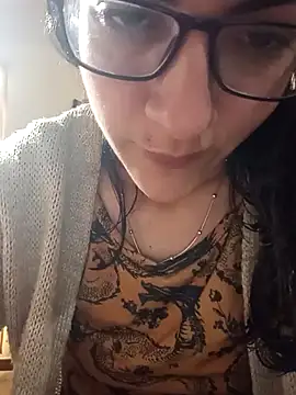 Snapshot of Camilitah chatting on 10-11-25, 12:15 Camilitah online show from 10-11-25, 12:15