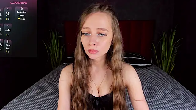 Amy Waynee online show from 10-27-25, 05:28