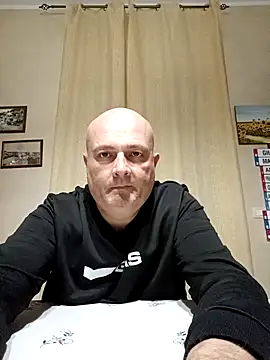 Alexis Bull online show from 12-21-25, 10:39