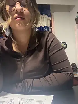 emma  bell  online show from 04-05-26, 06:10