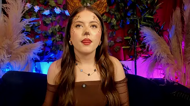 Snapshot of viol_collins__ chatting on 10-31-25, 05:47 viol collins online show from 10-31-25, 05:47