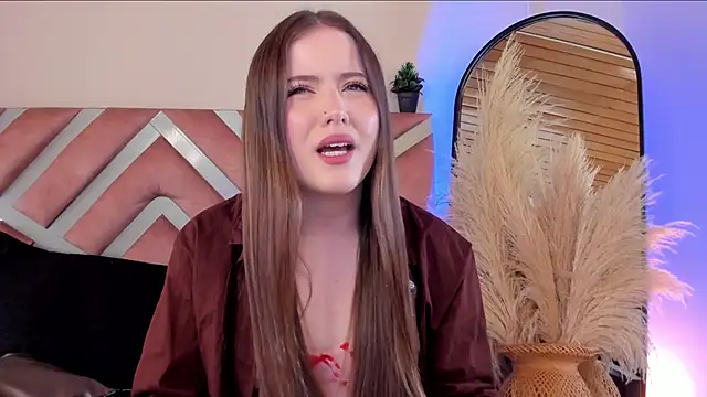 Snapshot of viol_collins__ chatting on 11-18-25, 07:29 viol collins online show from 11-18-25, 07:29