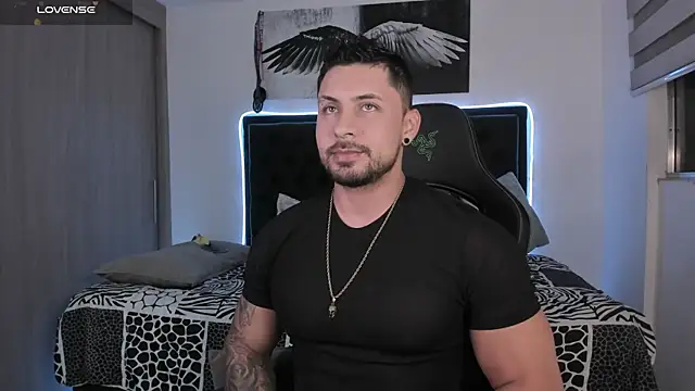Snapshot of santi_aesthetic chatting on 06-04-26, 02:06 santi aesthetic online show from 06-04-26, 02:06