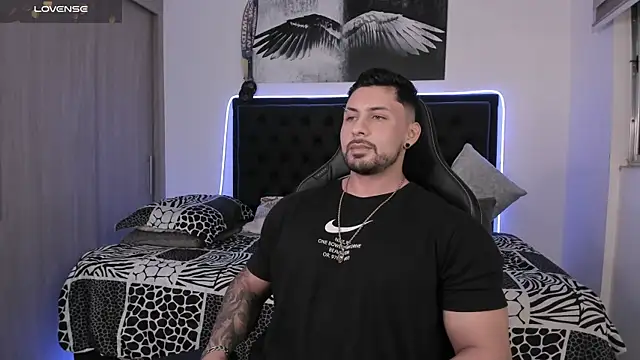 santi aesthetic online show from 07-30-26, 03:05