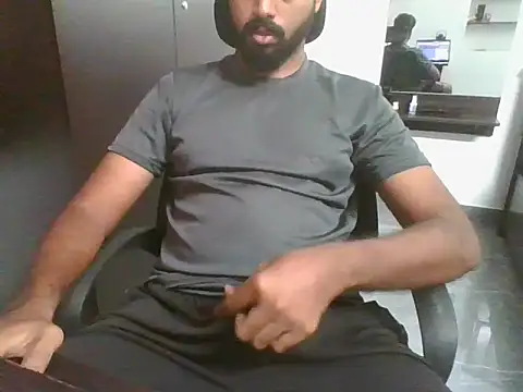 Snapshot of lovelyakash69 chatting on 10-13-25, 04:23 lovelyakash69 online show from 10-13-25, 04:23