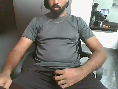 Snapshot of lovelyakash69 chatting on 11-01-25, 04:47 lovelyakash69 online show from 11-01-25, 04:47