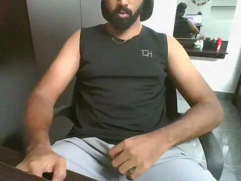 lovelyakash69 online show from 05-13-26, 08:23