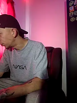 Snapshot of Chris__Jones chatting on 09-11-25, 07:03 Chris Jones online show from 09-11-25, 07:03