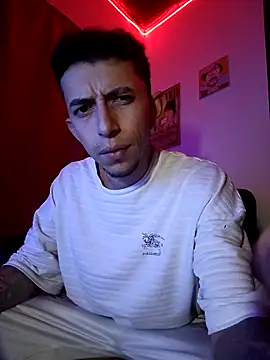 Snapshot of Chris__Jones chatting on 10-07-25, 04:31 Chris Jones online show from 10-07-25, 04:31