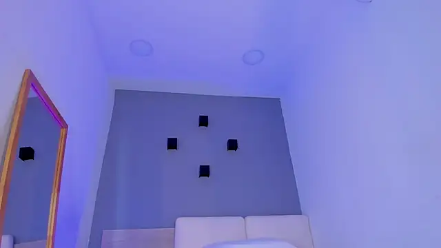 Snapshot of FreyaZimmerman_ chatting on 10-23-25, 06:50 FreyaZimmerman online show from 10-23-25, 06:50