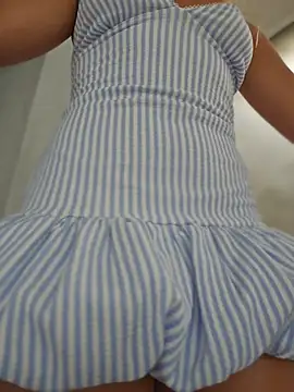 Snapshot of Pretty_roxxyy chatting on 05-05-26, 01:30 Pretty roxxyy online show from 05-05-26, 01:30