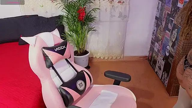 sweet-temptation  online show from 12-02-25, 03:01