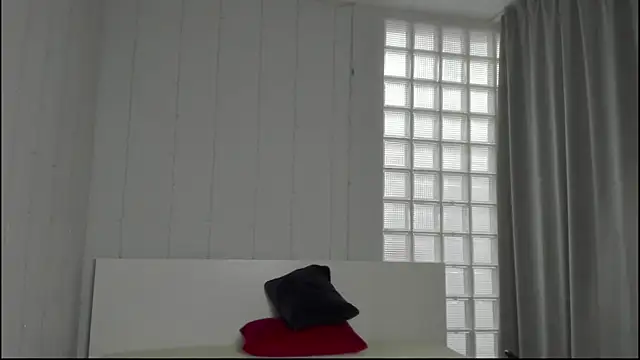 Chatty Alice online show from 11-16-25, 01:22