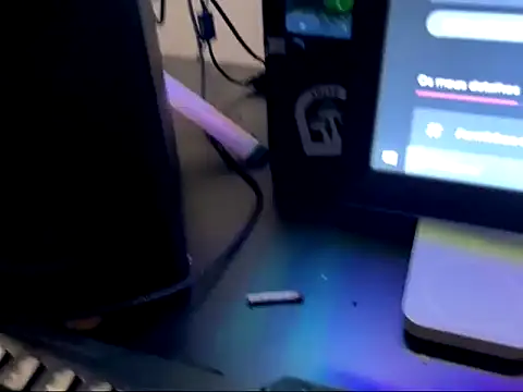 Snapshot of bigrosa21cm chatting on 10-24-25, 10:17 bigrosa21cm online show from 10-24-25, 10:17