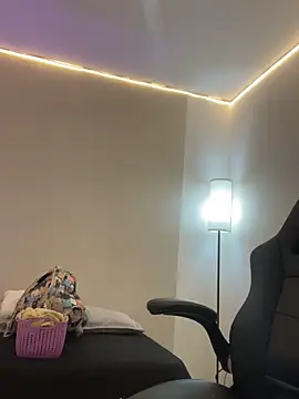 Kariina  69 online show from 10-12-25, 03:05