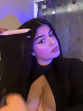Snapshot of Kariina__69 chatting on 06-06-26, 01:05 Kariina 69 online show from 06-06-26, 01:05