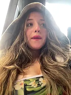 Snapshot of Baby__Otaku chatting on 12-14-25, 08:02 Baby Otaku online show from 12-14-25, 08:02