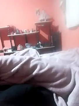 Snapshot of luuiss12 chatting on 02-11-26, 06:51 luuiss12 online show from 02-11-26, 06:51