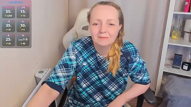 Snapshot of Karen_Villis chatting on 05-10-26, 10:09 Karen Villis online show from 05-10-26, 10:09