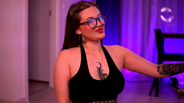 Snapshot of AryaDeluna chatting on 10-24-25, 06:15 AryaDeluna online show from 10-24-25, 06:15