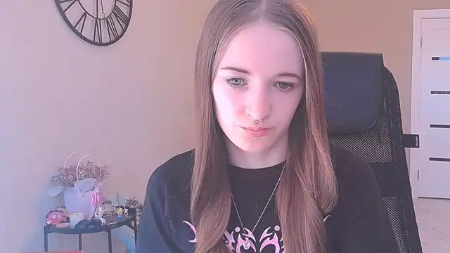 Snapshot of KateKayer chatting on 09-14-25, 08:35 KateKayer online show from 09-14-25, 08:35