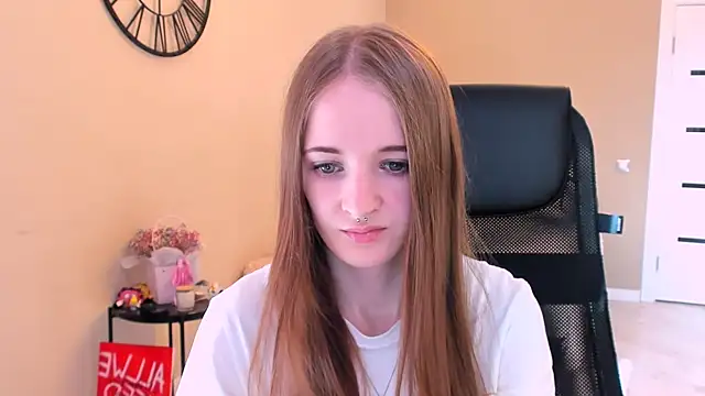 Snapshot of KateKayer chatting on 10-19-25, 09:10 KateKayer online show from 10-19-25, 09:10