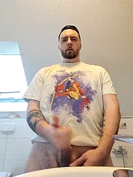 Snapshot of Marcello8723 chatting on 02-25-26, 01:32 Marcello8723 online show from 02-25-26, 01:32