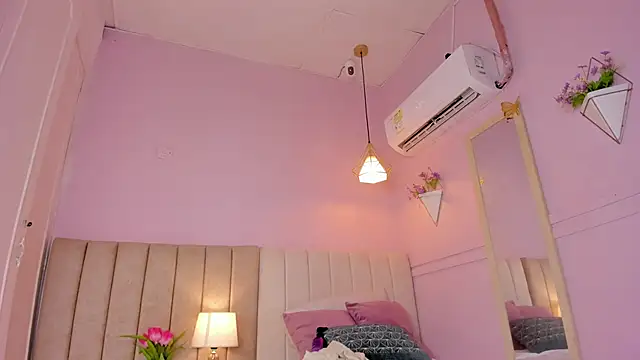  lucia 18 online show from 10-25-25, 12:45